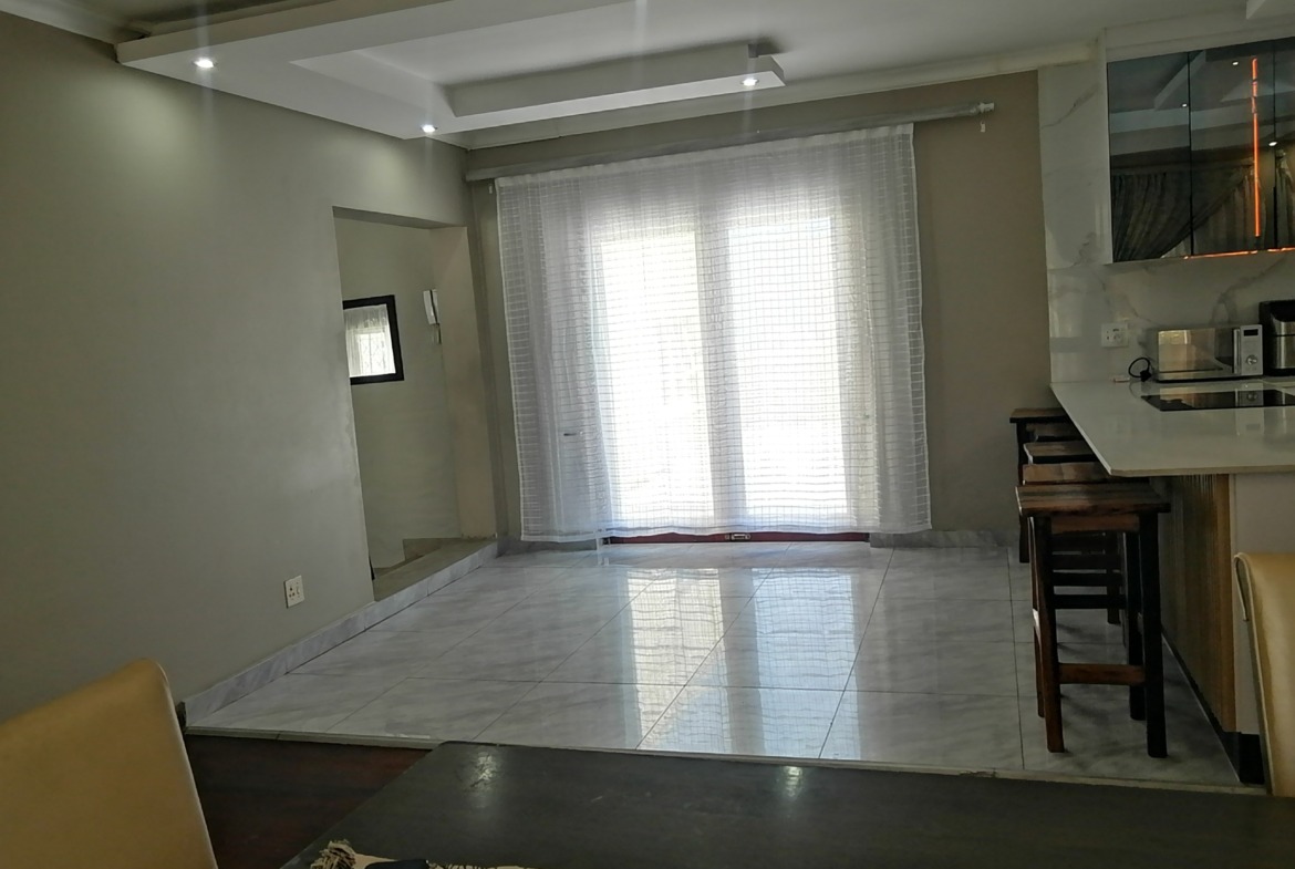 Spacious 4-Bedroom Family Home with Pool, Double Garage & Ample Parking