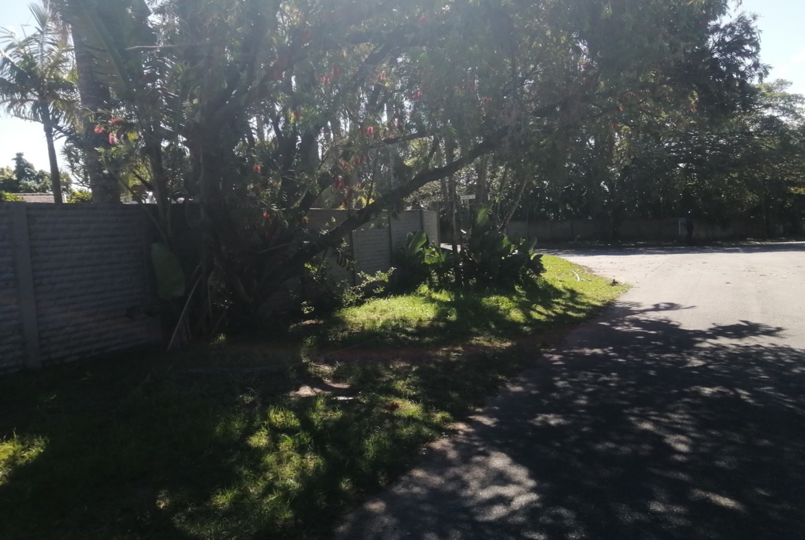 Spacious 4-Bedroom Family Home with Pool, Double Garage & Ample Parking