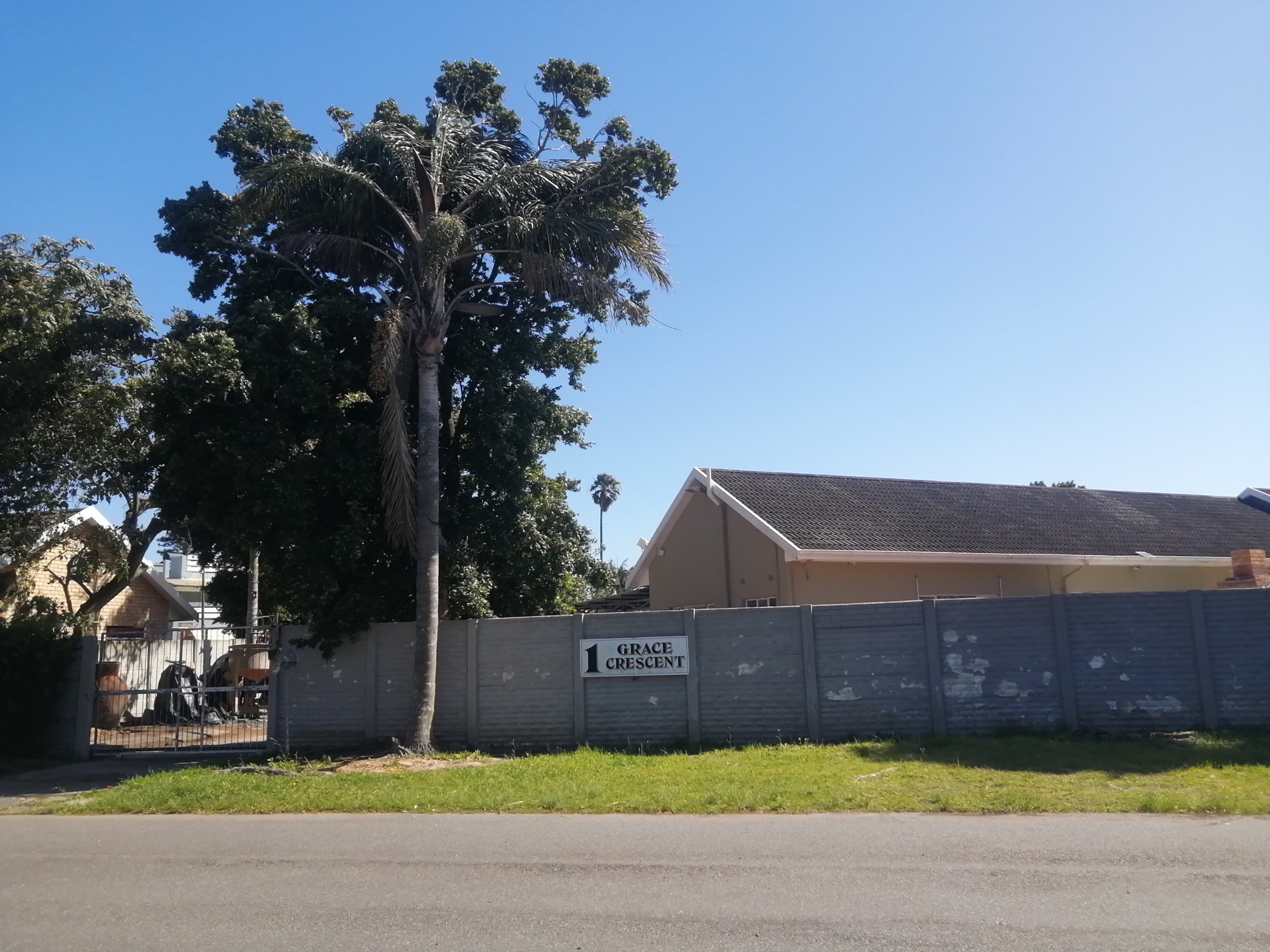 IMG_20260930_135614 Spacious 4-Bedroom Family Home with Pool, Double Garage & Ample Parking