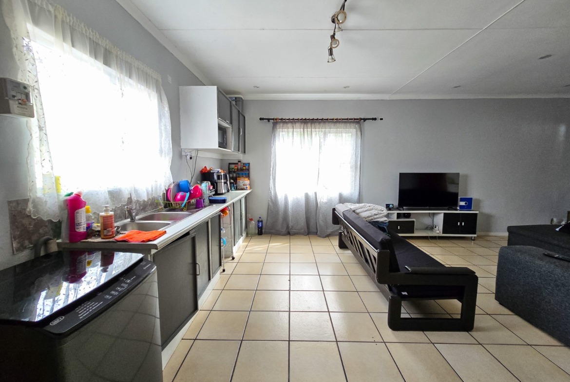 Spacious Dual-Dwelling Property in Padcamp