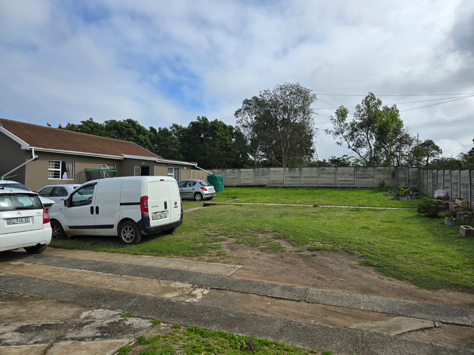 Spacious Dual-Dwelling Property in Padcamp