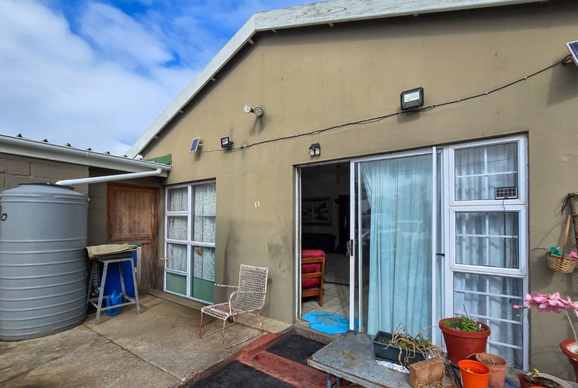 Spacious Dual-Dwelling Property in Padcamp