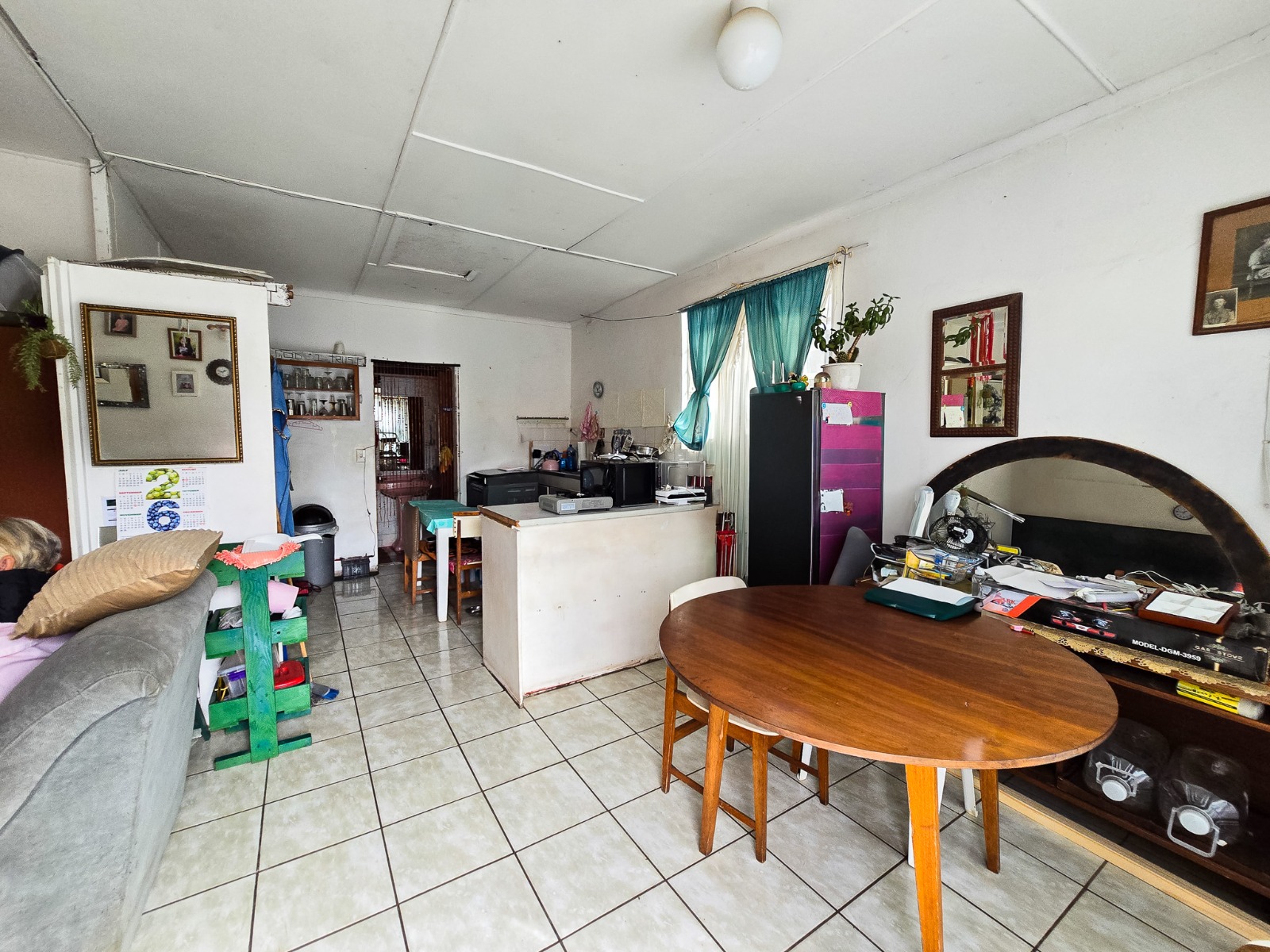 Spacious Dual-Dwelling Property in Padcamp